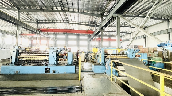 1800mm স্টিল কয়েল স্লিটিং মেশিন স্বয়ংক্রিয় 15000kg 200KW