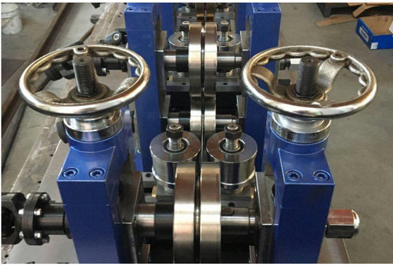 কার্বন উচ্চ ফ্রিকোয়েন্সি ঢালাই পাইপ মিল তৈরি বর্গাকার আয়তক্ষেত্রাকার টিউব